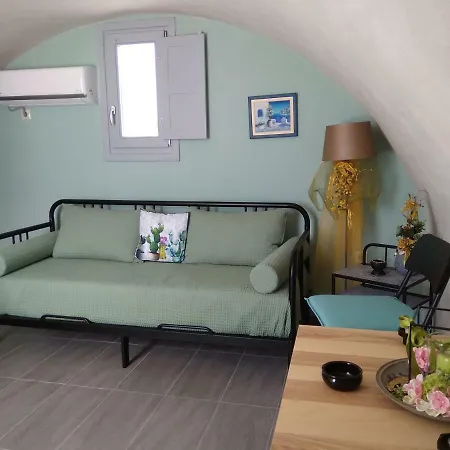 Meliria * Megalochori (Santorini)